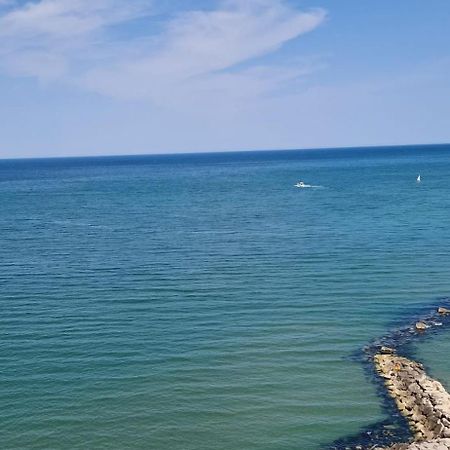Lamar Suites Seafront Apartments Misano Adriatico Esterno foto