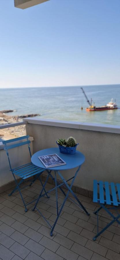Lamar Suites Seafront Apartments Misano Adriatico Esterno foto